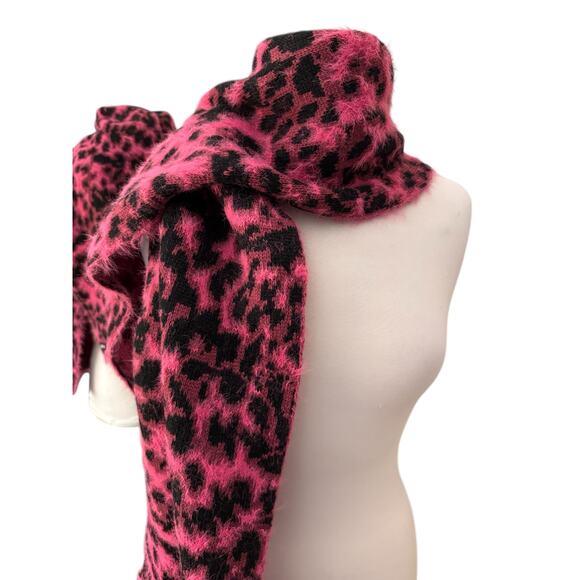 DKNY Fuzzy Animal Print Knit Scarf Pink One Size New with Tags - Picture 7 of 7